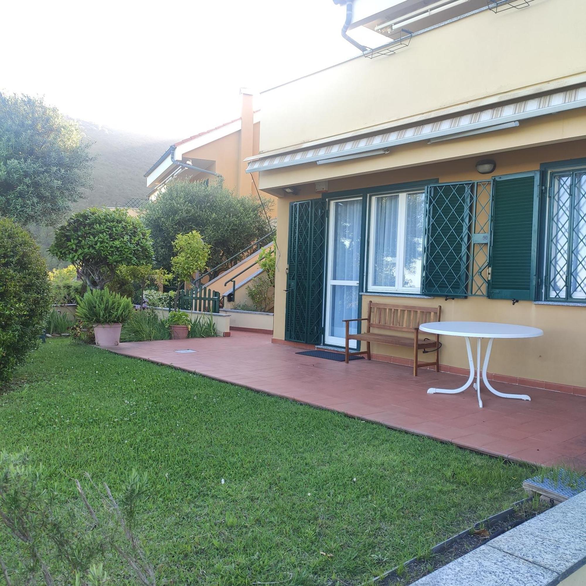 Il Giardino Sull'Isola - Appartamento - Bergeggi Ngoại thất bức ảnh